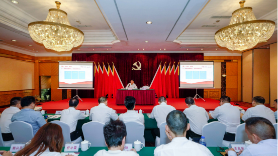 尊龙凯时集团任丁书记带头讲授“不忘初心、牢记使命”主题教育专题党课