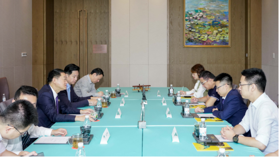 省尊龙凯时集团党委书记、董事长任丁与腾讯“王者荣耀”CTO邓君、腾讯大成网总裁郑亮座谈交流