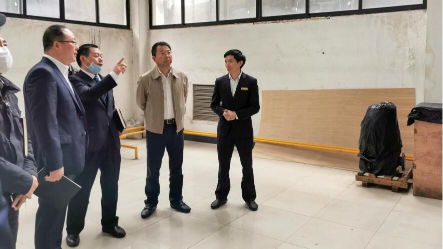 集团党委书记、董事长任丁会见川酒集团董事长曹勇一行